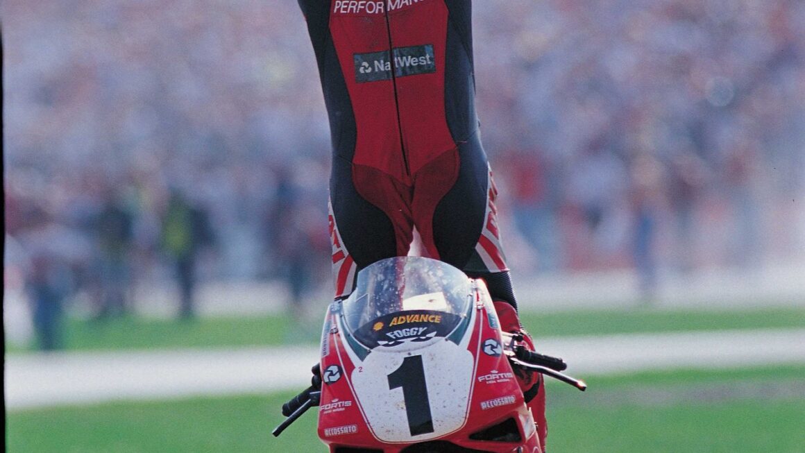 feature-carl-fogarty-interview-4 ראיון עם אלוף אופנועי הסופרבייק: קארל פוגרטי