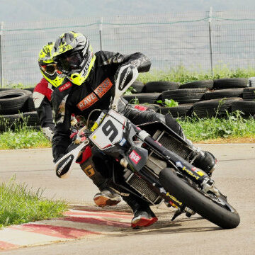 feature-israeli-supermoto-action אקשן מסלול מקומי בסרטון: זה סופרמוטו ישראלי