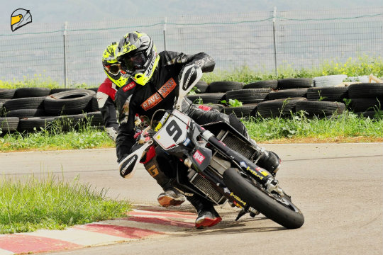 feature-israeli-supermoto-action אקשן מסלול מקומי בסרטון: זה סופרמוטו ישראלי
